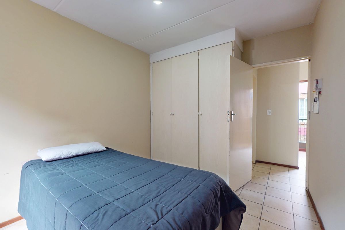 Smart, Secure Living in the Heart of Ravenswood - Photo 4