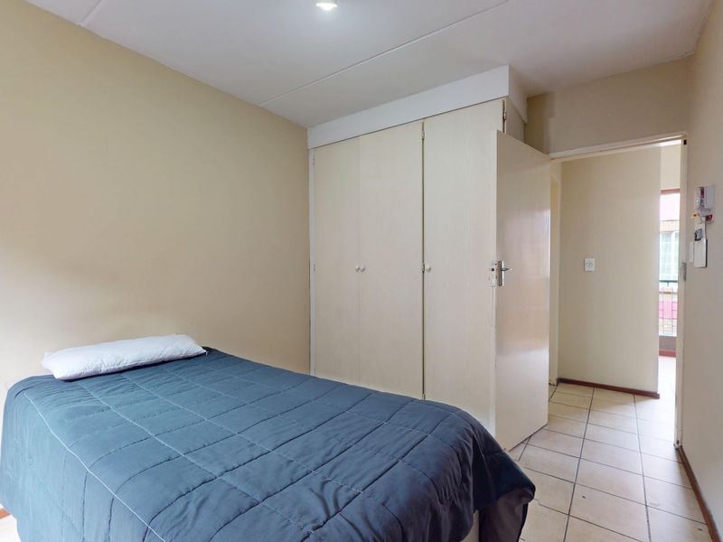 Smart, Secure Living in the Heart of Ravenswood - Photo 4