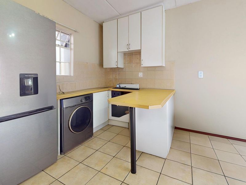 Smart, Secure Living in the Heart of Ravenswood - Photo 2