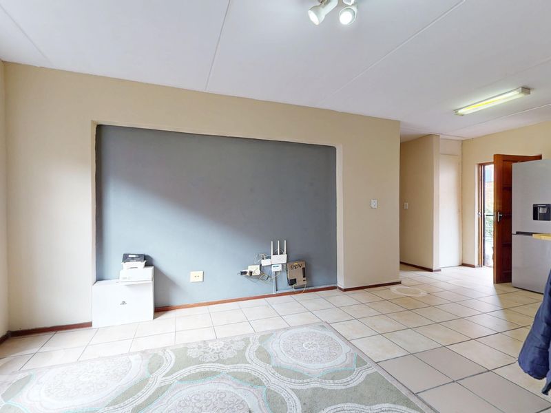 Smart, Secure Living in the Heart of Ravenswood - Photo 3