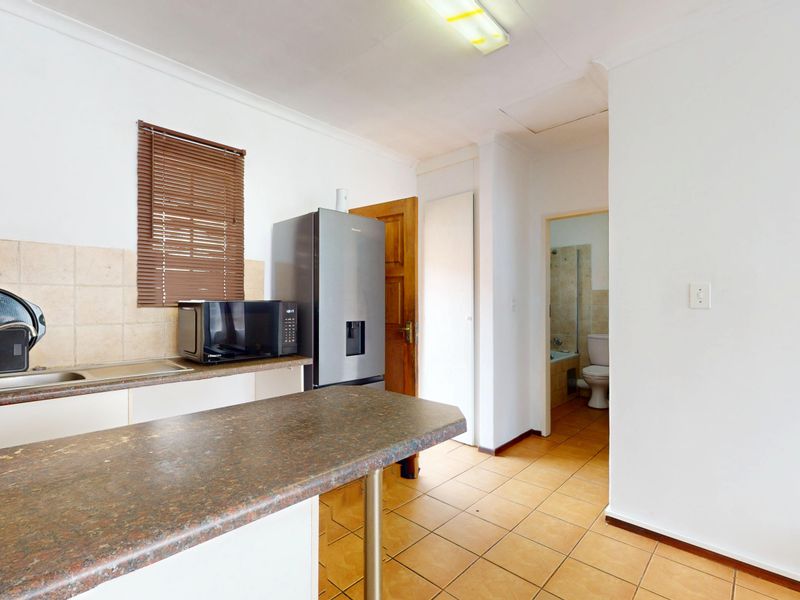 Smart, Secure Living in the Heart of Ravenswood - Photo 2