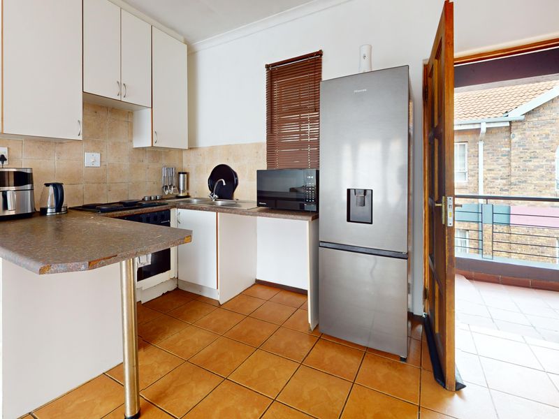 Smart, Secure Living in the Heart of Ravenswood - Photo 3