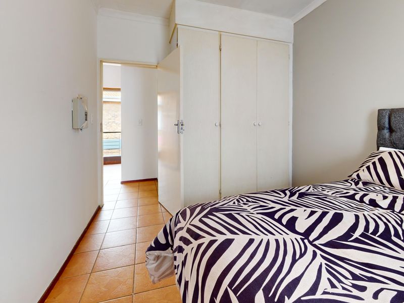 Smart, Secure Living in the Heart of Ravenswood - Photo 10