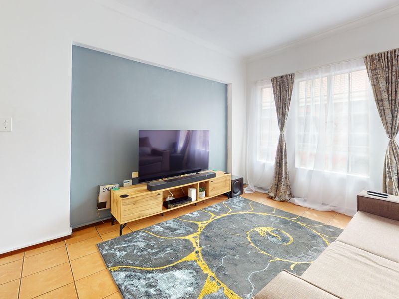 Smart, Secure Living in the Heart of Ravenswood - Photo 8