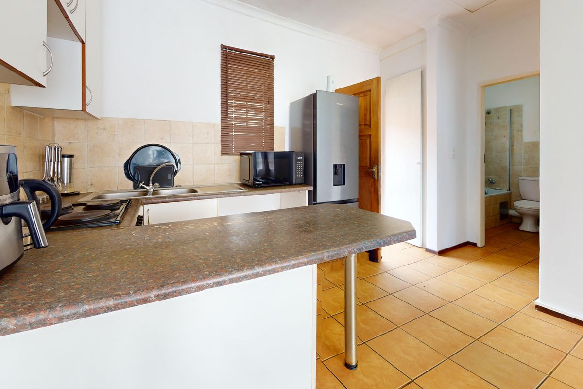 Smart, Secure Living in the Heart of Ravenswood - Photo 4