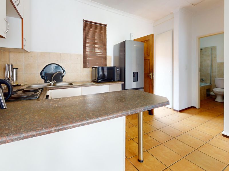 Smart, Secure Living in the Heart of Ravenswood - Photo 4