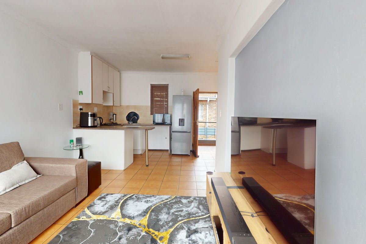 Smart, Secure Living in the Heart of Ravenswood - Photo 5