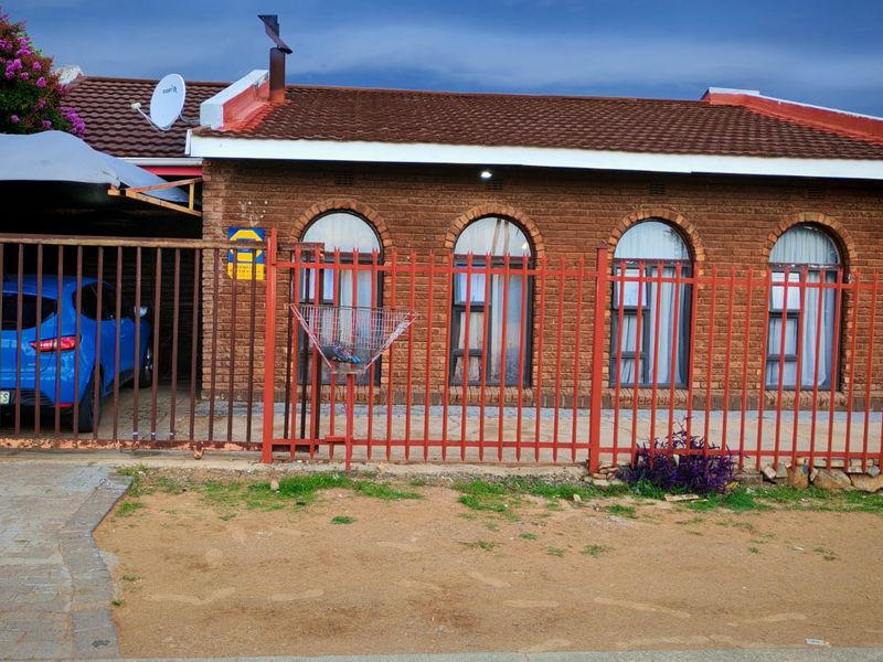 2-Bedroom Family home - Photo 3