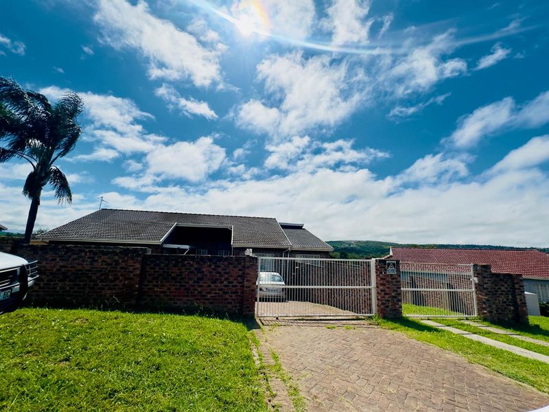 Dual Living Opportunity Near Town – 3-Bedroom Home with Private 2-Bedroom Flatlet - Photo 2