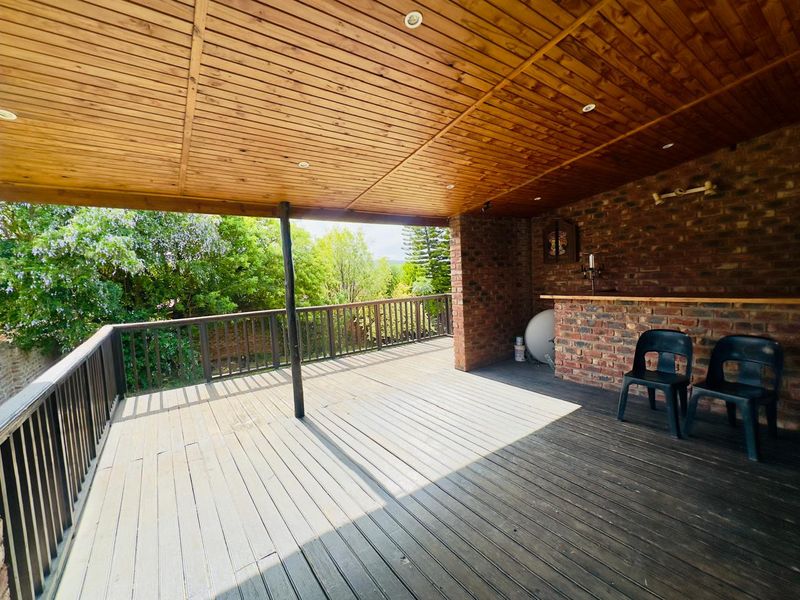 Dual Living Opportunity Near Town – 3-Bedroom Home with Private 2-Bedroom Flatlet - Photo 4