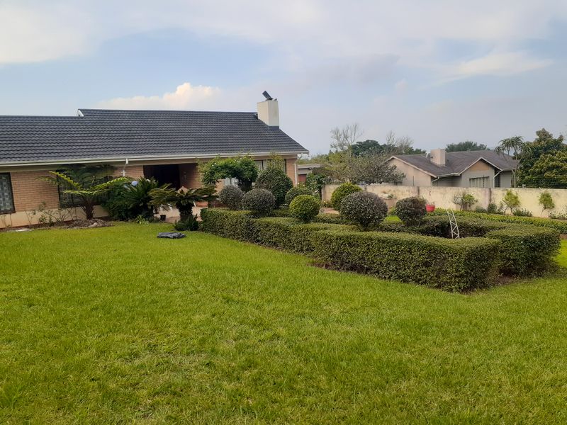 Build, Extend, Profit - 4 Bedroom in Signal Hill - Photo 2