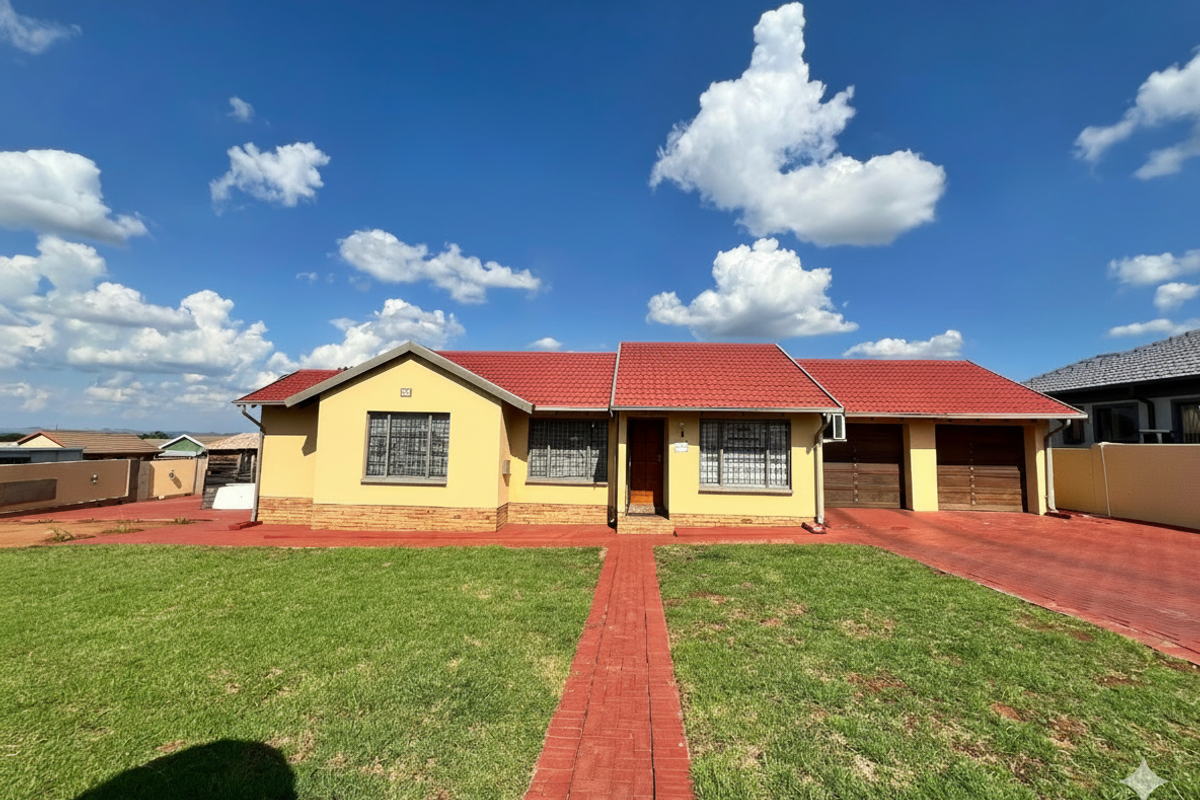 Stunning 3-bedroom home in Tlhabane West, Rustenburg. Your dream oasis awaits! Don’t miss out! - Photo 2