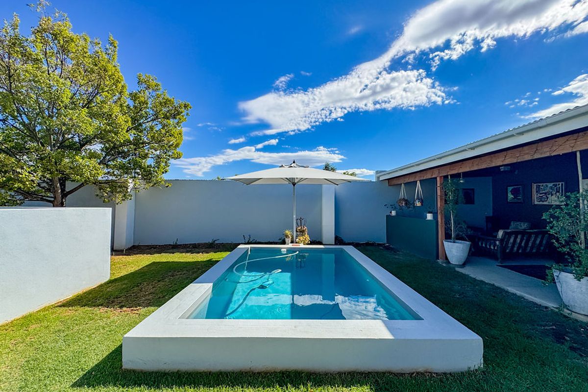 Elegant Valley Living in the Heart of Tulbagh - Photo 2