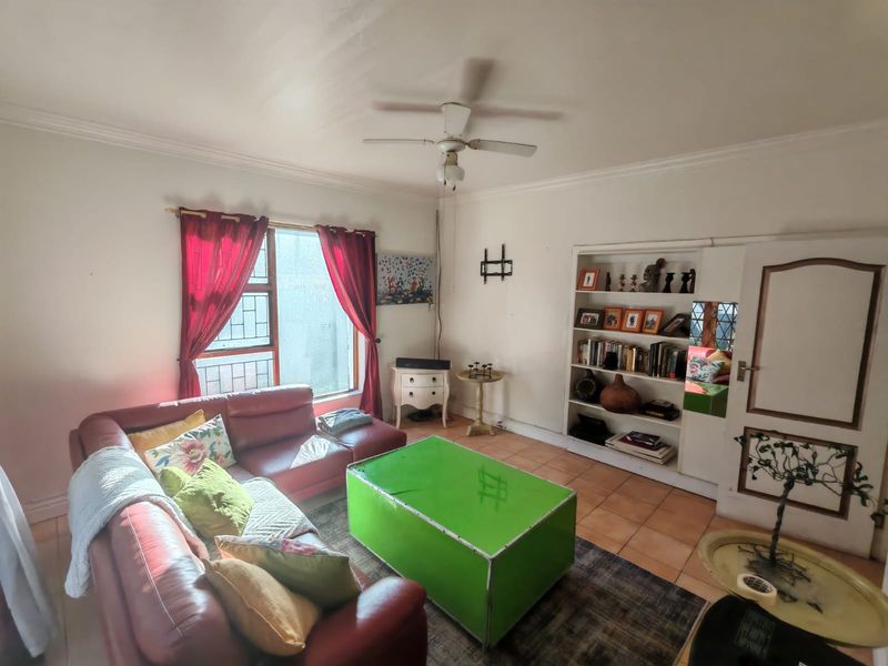 SPACIOUS TOWNHOUSE! PET FRIENDLY! PERFECT INVESTMENT! - Photo 6