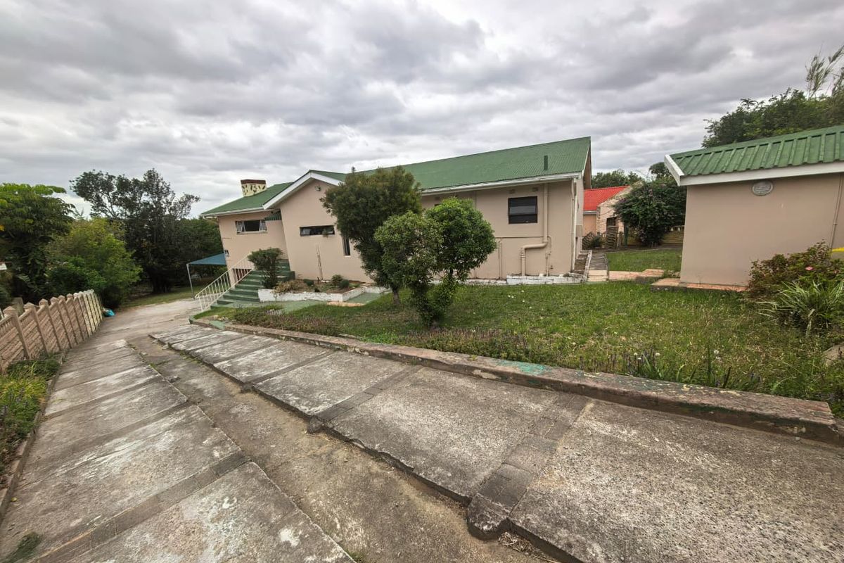 Stylish & Spacious Modern Home in a Quiet, Sought-After Suburb - Photo 3