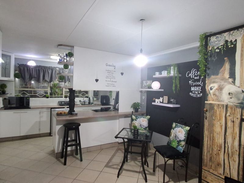 3 Bedroom Townhouse for Sale in Dunnottar - Photo 4