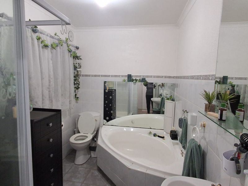 3 Bedroom Townhouse for Sale in Dunnottar - Photo 6