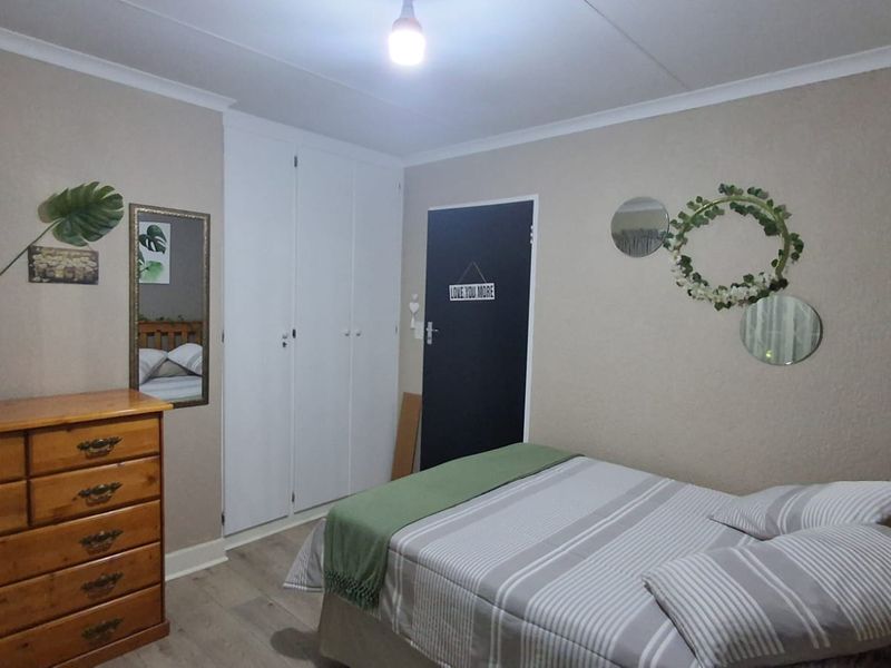 3 Bedroom Townhouse for Sale in Dunnottar - Photo 7