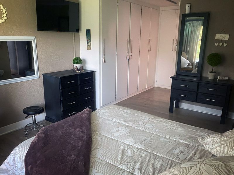 3 Bedroom Townhouse for Sale in Dunnottar - Photo 5