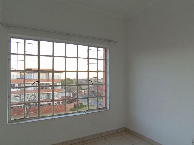 Spacious and modern duplex in Marlands - Move in ready - Photo 8