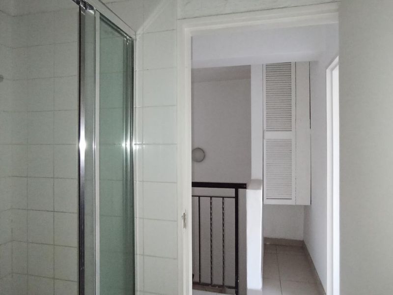 Spacious and modern duplex in Marlands - Move in ready - Photo 7