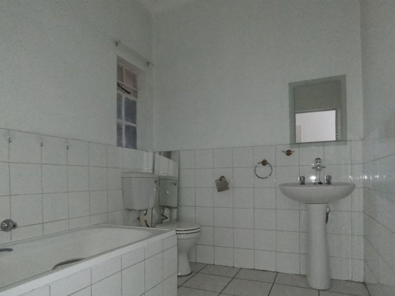 Spacious and modern duplex in Marlands - Move in ready - Photo 6