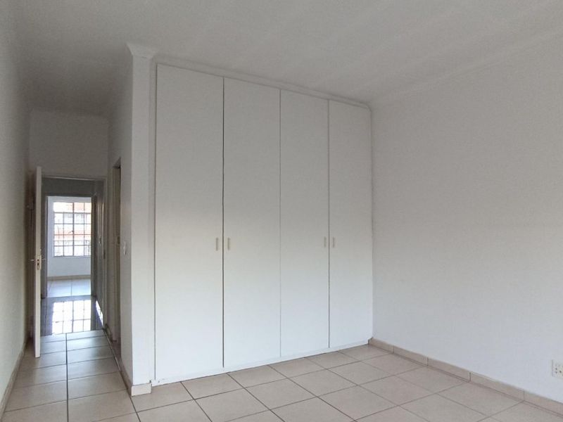 Spacious and modern duplex in Marlands - Move in ready - Photo 5