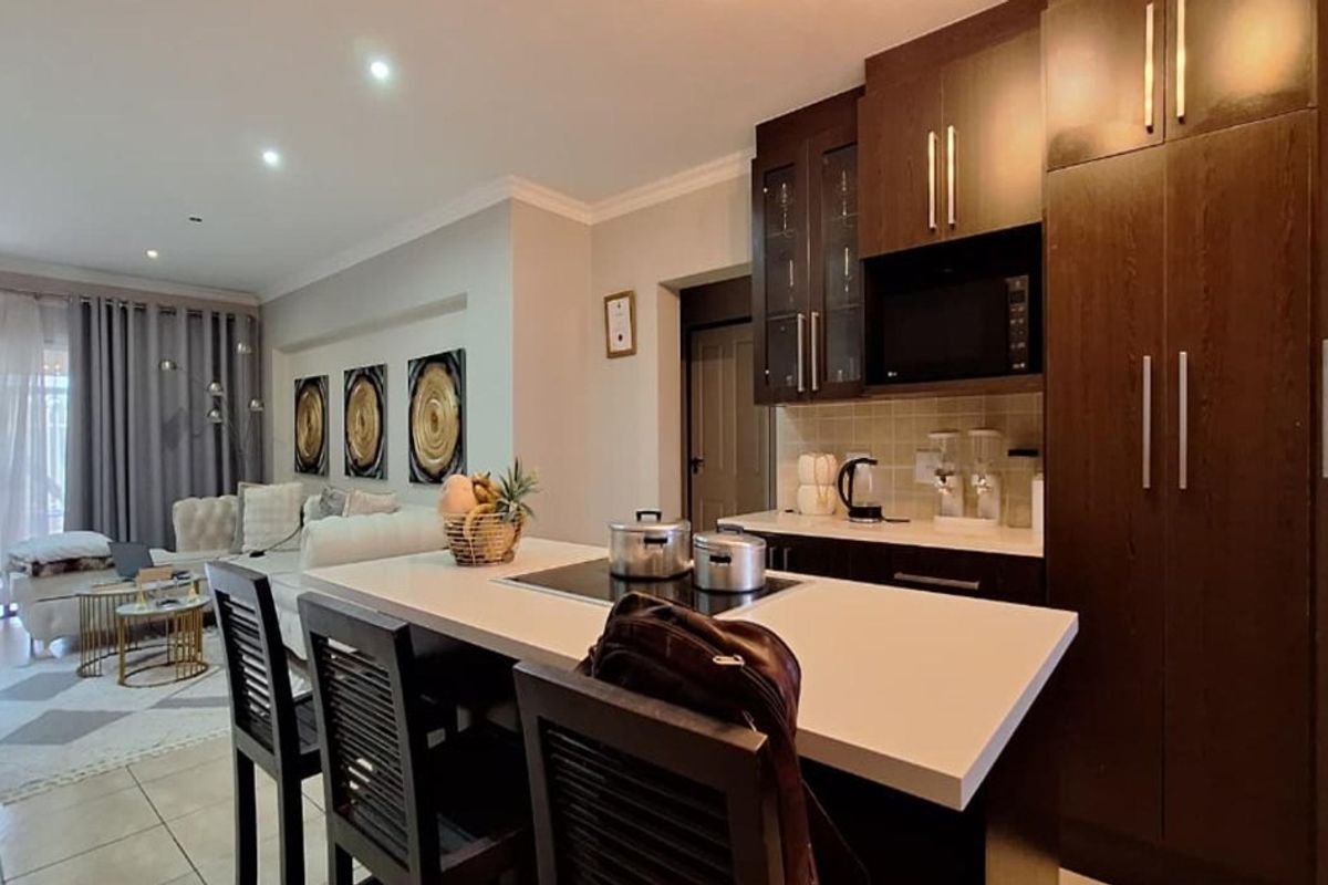 UPMARKET UNIT must be sold URGENTLY -  RARE Find - Photo 2