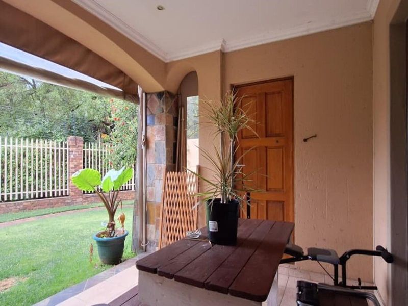 UPMARKET UNIT must be sold URGENTLY -  RARE Find - Photo 9