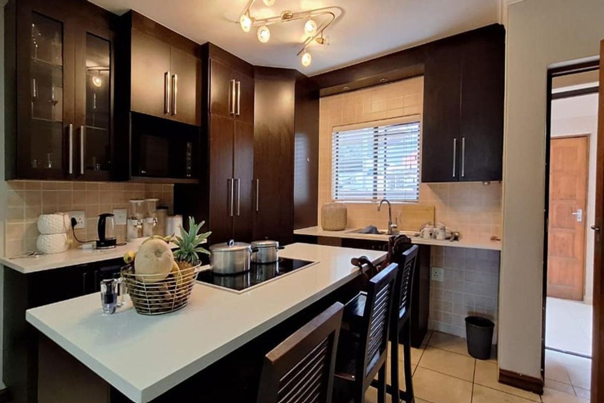 UPMARKET UNIT must be sold URGENTLY -  RARE Find - Photo 3