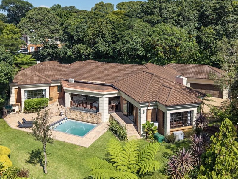 Sought After Complex in Renowned Meadow Lane - Photo 5