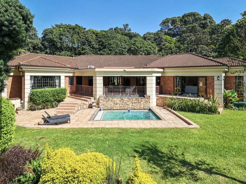 Sought After Complex in Renowned Meadow Lane - Photo 4