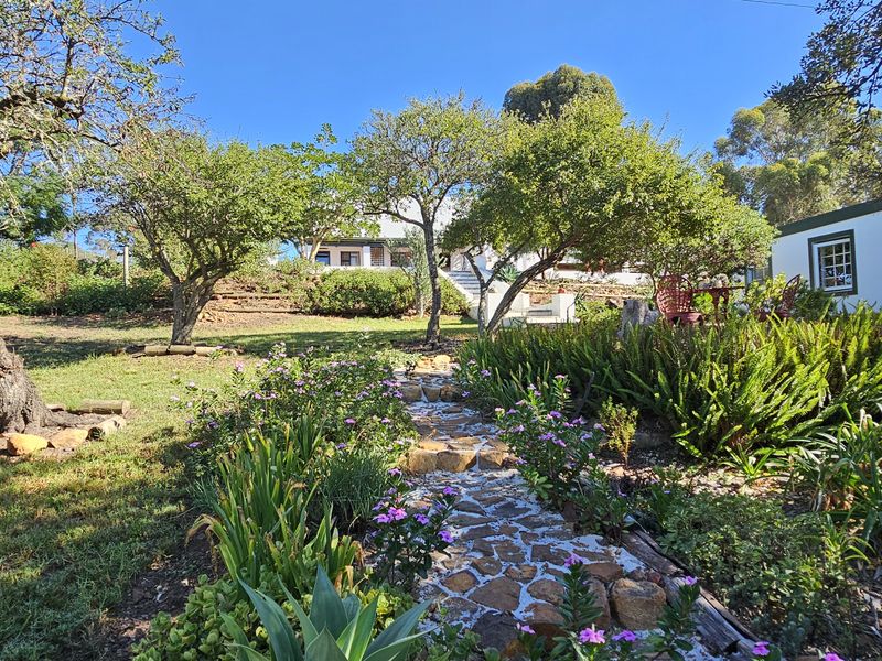 Prime Investment Opportunity – Expansive Property with Three Distinct Dwellings - Photo 4