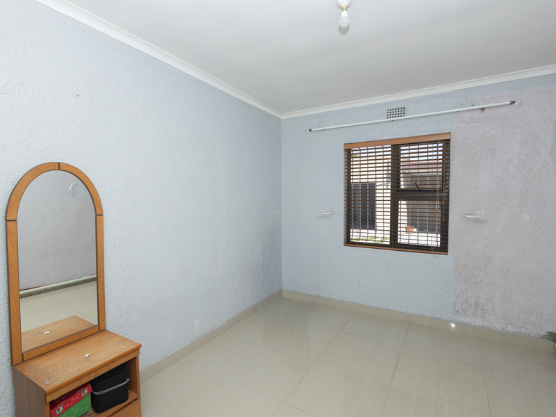 Spacious 4 Bedroom Family Home with Granny Flat & Large Yard - Photo 6