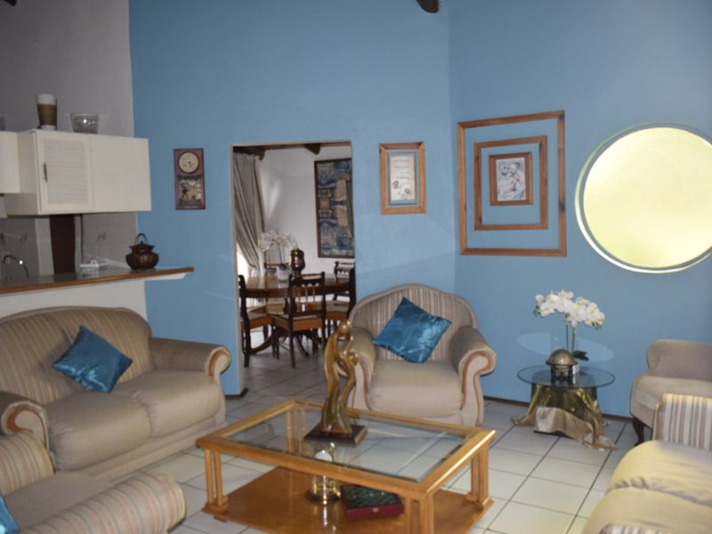 5 Bedrooms property for sale in Sunward Park Village. - Photo 8