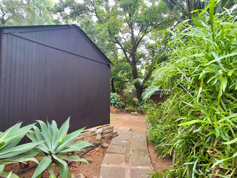 Charming 3-bedroom family home for sale in Schoemansville, Hartbeespoort! - Photo 4