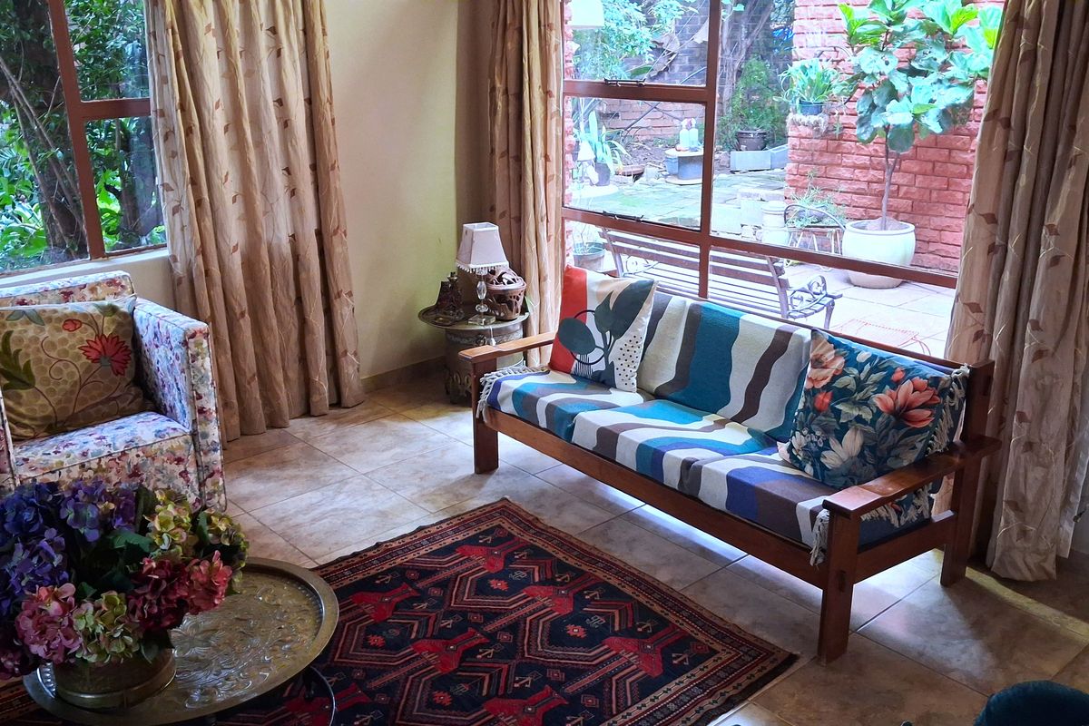 Charming 3-bedroom family home for sale in Schoemansville, Hartbeespoort! - Photo 5