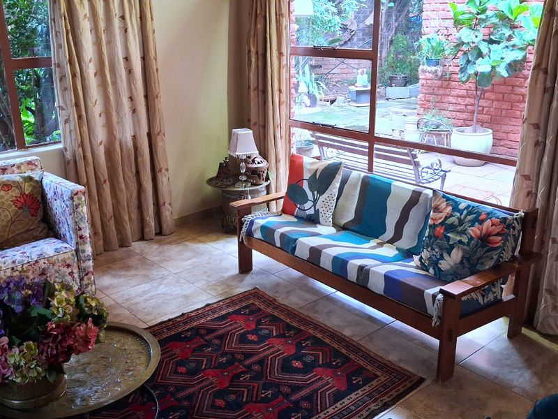 Charming 3-bedroom family home for sale in Schoemansville, Hartbeespoort! - Photo 6