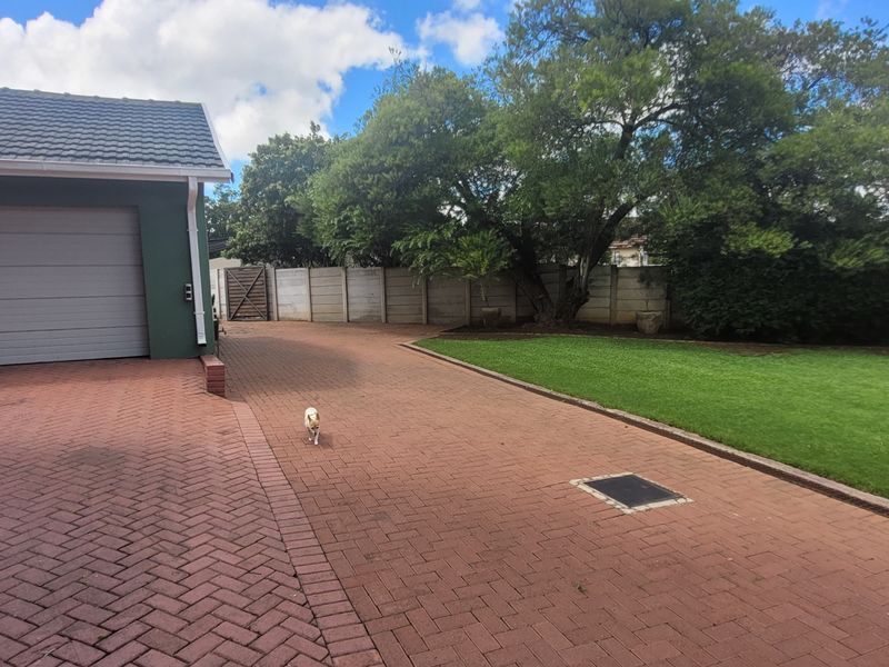 Move-in ready family home! - Photo 3