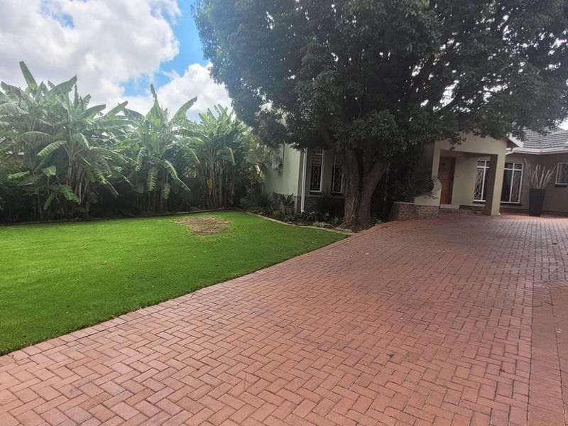 Move-in ready family home! - Photo 4