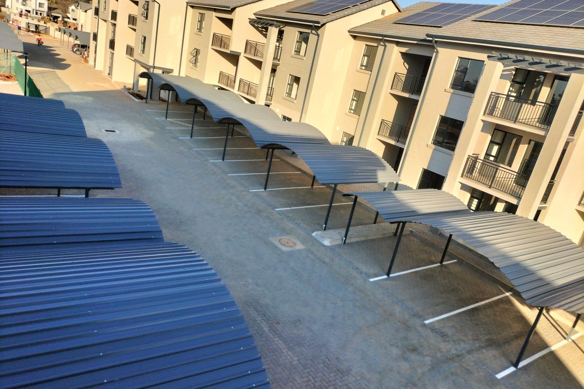 3 Bedroom 1st Floor Apartment for Sale in Du Vin Estate, Raslouw! - Photo 4