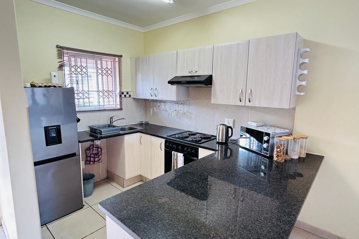 A fresh modern abode - Photo 3