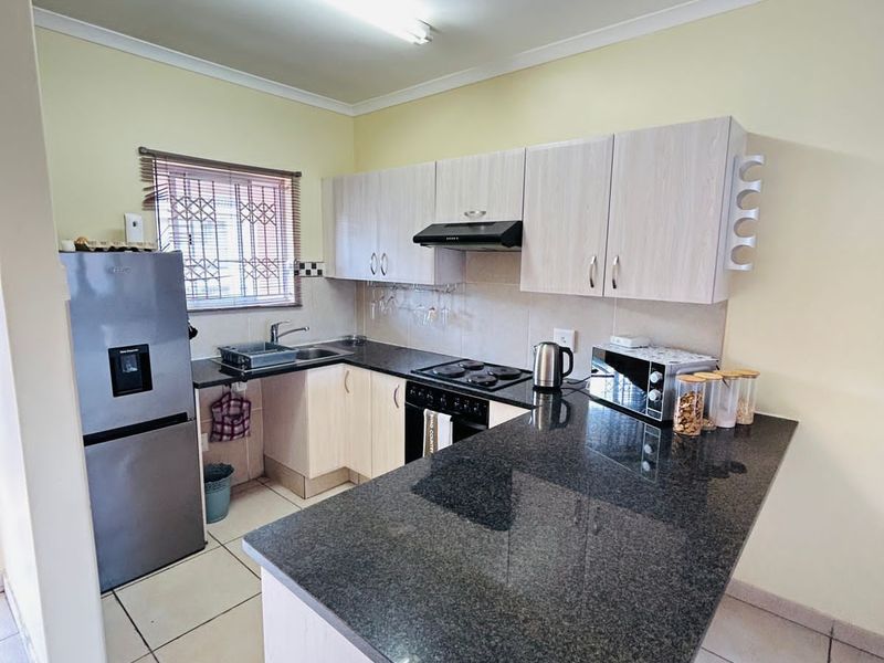 A fresh modern abode - Photo 3