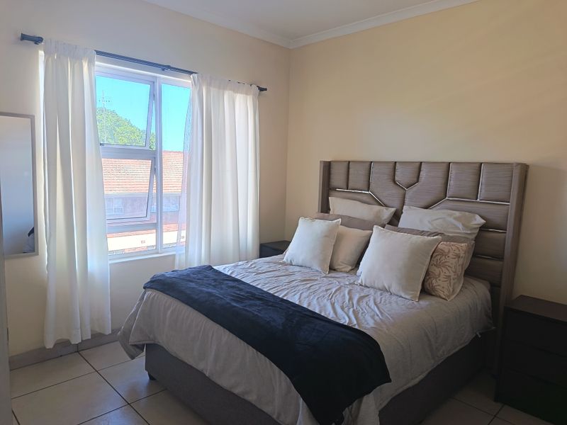 A fresh modern abode - Photo 9