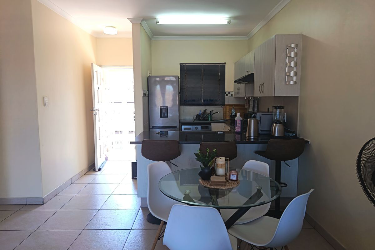 A fresh modern abode - Photo 5