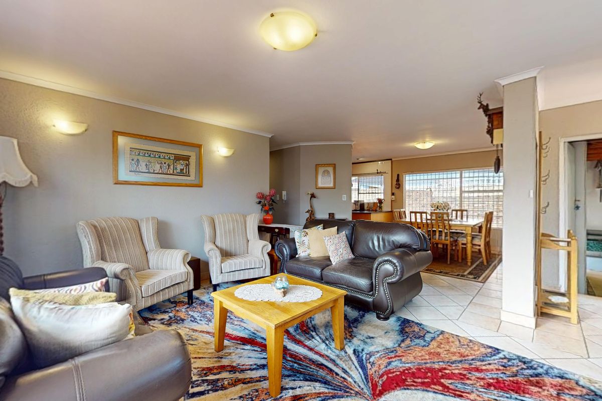 Charming 3-Bedroom Home in an Exclusive Secure Beyers Park Estate - Photo 3