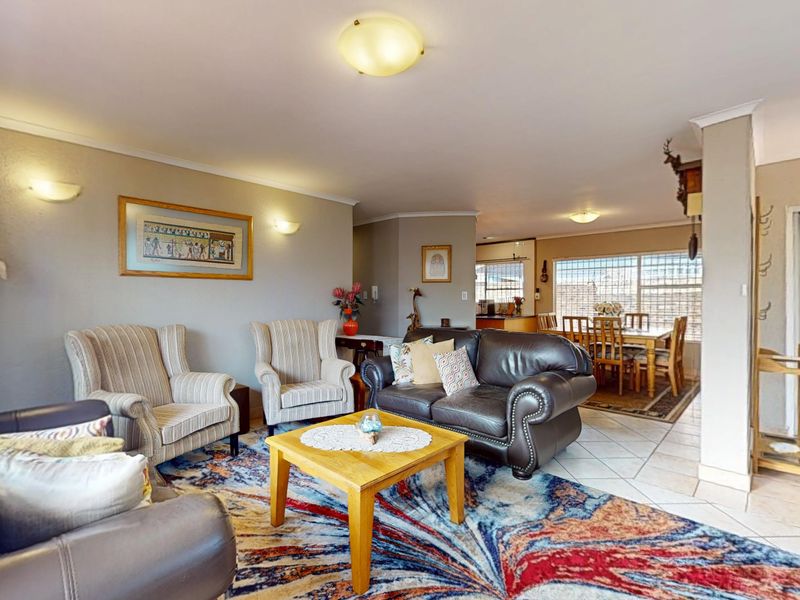 Charming 3-Bedroom Home in an Exclusive Secure Beyers Park Estate - Photo 3