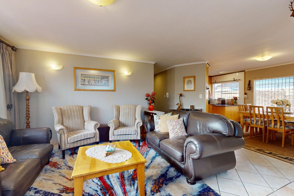 Charming 3-Bedroom Home in an Exclusive Secure Beyers Park Estate - Photo 5