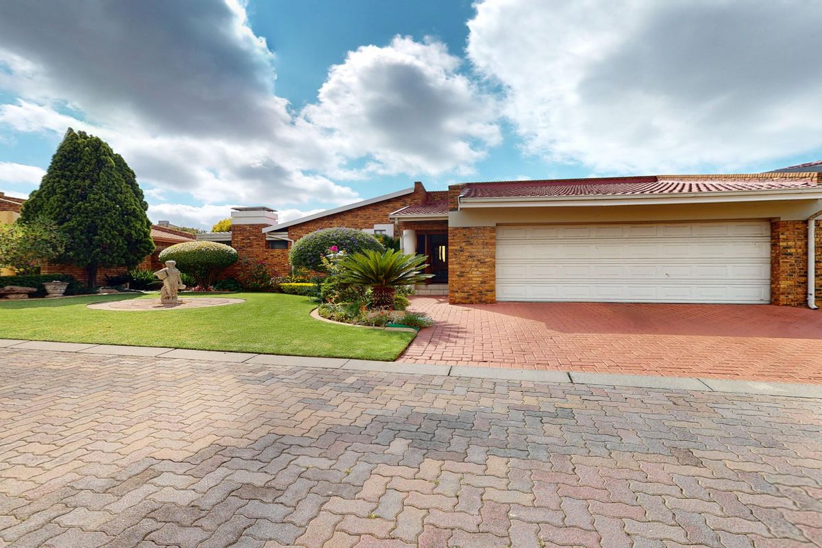 Charming 3-Bedroom Home in an Exclusive Secure Beyers Park Estate - Photo 2