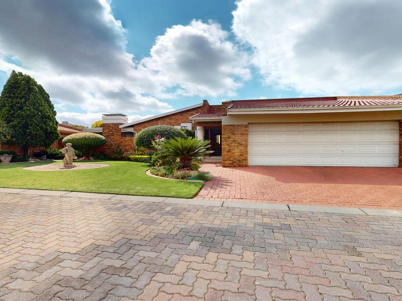 Charming 3-Bedroom Home in an Exclusive Secure Beyers Park Estate - Photo 2